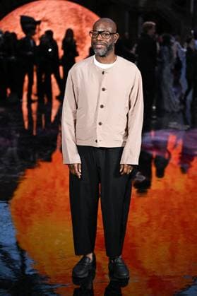 PFW Chanel Photocall Steve McQueen attending the Chanel Womenswear Spring Summer 2026 show as part of Paris Fashion Week in Paris, France on October 06, 2025. Photo by Aurore Marechal ABACAPRESS.COM Paris France  Copyright: xMarechalxAurore ABACAx