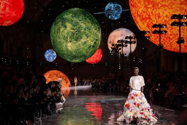 Chanel - Women Ready-to-wear Spring-Summer 2026 - Paris A model presents a creation by Chanel for the Women Ready-to-wear Spring-Summer 2026 collection as part of the Paris Fashion Week, at the Grand Palais, in Paris, on October 6, 2025.Photo by Eliot Blondet ABACAPRESS.COM Paris France France  Copyright: xBlondetxEliot ABACAx
