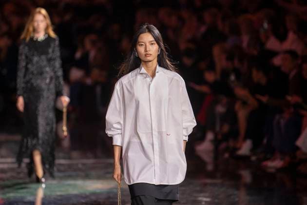 Chanel - Women Ready-to-wear Spring-Summer 2026 - Paris A model presents a creation by Chanel for the Women Ready-to-wear Spring-Summer 2026 collection as part of the Paris Fashion Week, at the Grand Palais, in Paris, on October 6, 2025.Photo by Eliot Blondet ABACAPRESS.COM Paris France France  Copyright: xBlondetxEliot ABACAx