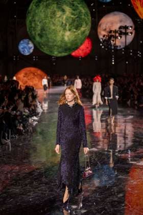 Chanel - Women Ready-to-wear Spring-Summer 2026 - Paris A model presents a creation by Chanel for the Women Ready-to-wear Spring-Summer 2026 collection as part of the Paris Fashion Week, at the Grand Palais, in Paris, on October 6, 2025.Photo by Eliot Blondet ABACAPRESS.COM Paris France France  Copyright: xBlondetxEliot ABACAx