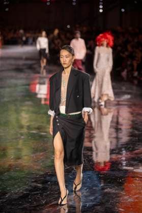 Chanel - Women Ready-to-wear Spring-Summer 2026 - Paris A model presents a creation by Chanel for the Women Ready-to-wear Spring-Summer 2026 collection as part of the Paris Fashion Week, at the Grand Palais, in Paris, on October 6, 2025.Photo by Eliot Blondet ABACAPRESS.COM Paris France France  Copyright: xBlondetxEliot ABACAx