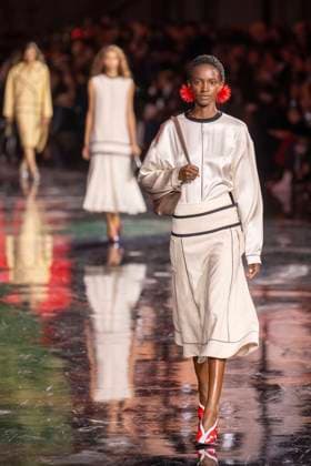 Chanel - Women Ready-to-wear Spring-Summer 2026 - Paris A model presents a creation by Chanel for the Women Ready-to-wear Spring-Summer 2026 collection as part of the Paris Fashion Week, at the Grand Palais, in Paris, on October 6, 2025.Photo by Eliot Blondet ABACAPRESS.COM Paris France France  Copyright: xBlondetxEliot ABACAx