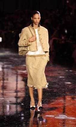 Chanel Ready-to-Wear Spring-Summer 2026 fashion show in Paris DÃ filÃ Chanel PreÌ‚t-aÌÄ-Porter Printemps-EÌteÌ 2026, le 6 octobre 2025 au Grand Palais Ã Paris. Chanel Ready-to-Wear Spring-Summer 2026 fashion show, October 6, 2025, at the Grand Palais in Paris, France.  Copyright: xFabricexChasseryx