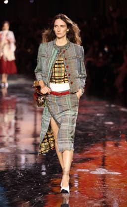 Chanel Ready-to-Wear Spring-Summer 2026 fashion show in Paris DÃ filÃ Chanel PreÌ‚t-aÌÄ-Porter Printemps-EÌteÌ 2026, le 6 octobre 2025 au Grand Palais Ã Paris. Chanel Ready-to-Wear Spring-Summer 2026 fashion show, October 6, 2025, at the Grand Palais in Paris, France.  Copyright: xFabricexChasseryx