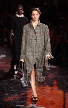 Chanel Ready-to-Wear Spring-Summer 2026 fashion show in Paris DÃ filÃ Chanel PreÌ‚t-aÌÄ-Porter Printemps-EÌteÌ 2026, le 6 octobre 2025 au Grand Palais Ã Paris. Chanel Ready-to-Wear Spring-Summer 2026 fashion show, October 6, 2025, at the Grand Palais in Paris, France.  Copyright: xFabricexChasseryx