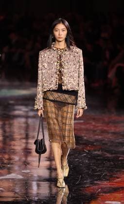 Chanel Ready-to-Wear Spring-Summer 2026 fashion show in Paris DÃ filÃ Chanel PreÌ‚t-aÌÄ-Porter Printemps-EÌteÌ 2026, le 6 octobre 2025 au Grand Palais Ã Paris. Chanel Ready-to-Wear Spring-Summer 2026 fashion show, October 6, 2025, at the Grand Palais in Paris, France.  Copyright: xFabricexChasseryx