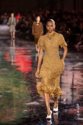 Chanel - Women Ready-to-wear Spring-Summer 2026 - Paris A model presents a creation by Chanel for the Women Ready-to-wear Spring-Summer 2026 collection as part of the Paris Fashion Week, at the Grand Palais, in Paris, on October 6, 2025.Photo by Eliot Blondet ABACAPRESS.COM Paris France France  Copyright: xBlondetxEliot ABACAx