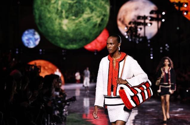 (251007) -- PARIS, Oct. 7, 2025 -- Models present creations by designer Matthieu Blazy as part of his Spring Summer 2026 Women s ready-to-wear collection show for the French fashion house Chanel during the Paris Fashion Week, in Paris, France, on Oct. 6, 2025. ) FRANCE-PARIS-FASHION WEEK-CHANEL GaoxJing 