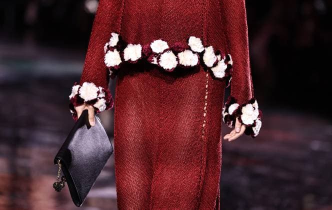 (251007) -- PARIS, Oct. 7, 2025 -- A model presents creations by designer Matthieu Blazy as part of his Spring Summer 2026 Women s ready-to-wear collection show for the French fashion house Chanel during the Paris Fashion Week, in Paris, France, on Oct. 6, 2025. ) FRANCE-PARIS-FASHION WEEK-CHANEL GaoxJing 