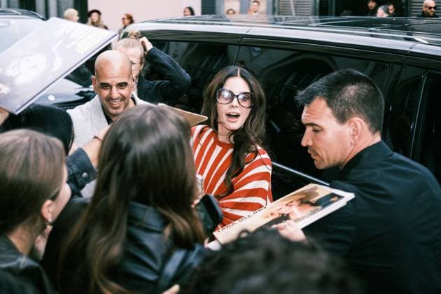 Lana del Rey meets fans during Paris Fashion Week in Paris Lana Del Rey Paris Fashion Week SS26 Zimmermann 449389 2025 10 06 Grant, Elizabeth Lizzy Lana Del Rey  Copyright: xJean-BaptistexSoulliatx xStarfacex STAR_449389_023
