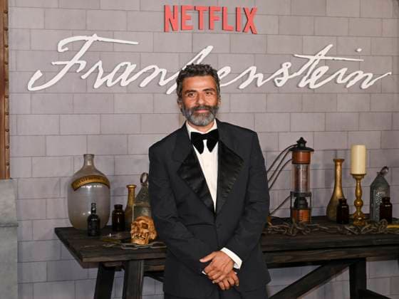 October 6, 2025, Los Angeles, California, USA: Guatemalan-American actor OSCAR ISAAC attends Los Angeles red carpet premiere of Netflix s Frankenstein Los Angeles USA - ZUMAb173 20251006_aap_b173_007 Copyright: xBillyxBennightx