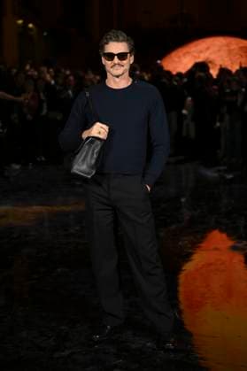 Paris Fashion Week Celebrities at Defile Chanel Pedro Pascal 449386 2025 10 06 France  Copyright: xSergexArnalx xStarfacex STAR_449386_149