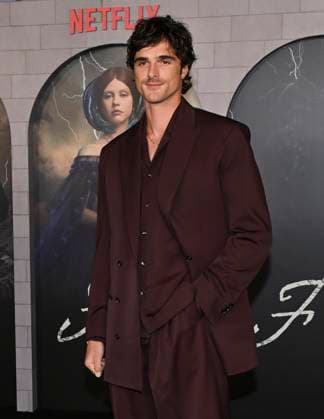 October 6, 2025, Los Angeles, California, USA: Australian actor JACOB ELORDI attends Los Angeles red carpet premiere of Netflix s Frankenstein Los Angeles USA - ZUMAb173 20251006_aap_b173_044 Copyright: xBillyxBennightx