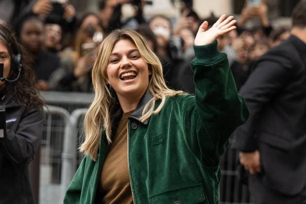 PFW Miu Miu Outside Arrivals Louane attends the Miu Miu Womenswear Spring Summer 2026 show as part of Paris Fashion Week on October 6, 2025 in Paris, France. Photo by Laurent Zabulon ABACAPRESS.COM Paris France  Copyright: xZabulonxLaurent ABACAx