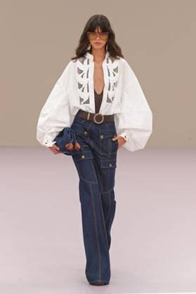 PFW - Zimmermann Runway A model walks the runway during the Zimmermann Womenswear Spring Summer 2026 show as part of Paris Fashion Week on October 6, 2025 in Paris, France. Photo by Alain-Gil Gonzalez ABACAPRESS.COM Paris France  Copyright: xGonzalezxAlain-Gil ABACAx