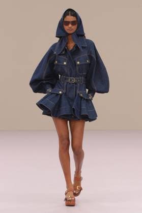 PFW - Zimmermann Runway A model walks the runway during the Zimmermann Womenswear Spring Summer 2026 show as part of Paris Fashion Week on October 6, 2025 in Paris, France. Photo by Alain-Gil Gonzalez ABACAPRESS.COM Paris France  Copyright: xGonzalezxAlain-Gil ABACAx