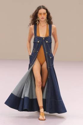 PFW - Zimmermann Runway A model walks the runway during the Zimmermann Womenswear Spring Summer 2026 show as part of Paris Fashion Week on October 6, 2025 in Paris, France. Photo by Alain-Gil Gonzalez ABACAPRESS.COM Paris France  Copyright: xGonzalezxAlain-Gil ABACAx