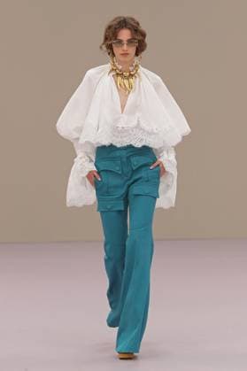 PFW - Zimmermann Runway A model walks the runway during the Zimmermann Womenswear Spring Summer 2026 show as part of Paris Fashion Week on October 6, 2025 in Paris, France. Photo by Alain-Gil Gonzalez ABACAPRESS.COM Paris France  Copyright: xGonzalezxAlain-Gil ABACAx