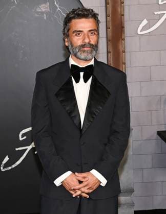 October 6, 2025, Los Angeles, California, USA: Guatemalan-American actor OSCAR ISAAC attends Los Angeles red carpet premiere of Netflix s Frankenstein . Los Angeles USA - ZUMAb173 20251006_aap_b173_016 Copyright: xBillyxBennightx