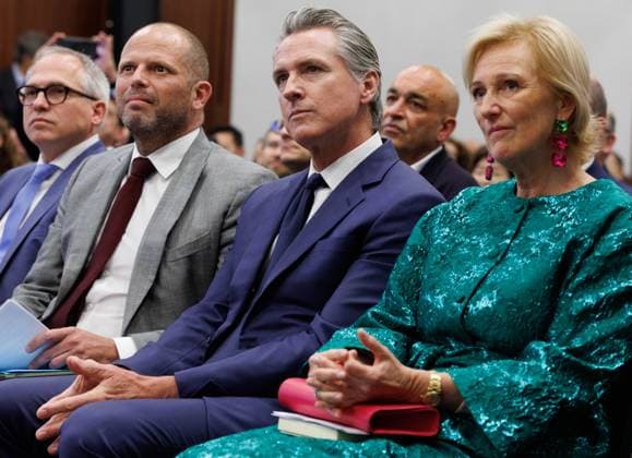 Flemish Minister-President Matthias Diependaele, Minister of Defence and Foreign Trade Theo Francken, Governor of the State of California Gavin Newsom and Princess Astrid of Belgium pictured during a Signing Ceremony during an economic mission to the west coast of the United States, on Monday 06 October 2025. The Belgian Economic mission to USA takes place from October 4th to 12th.  BENOITxDOPPAGNE 136272940
