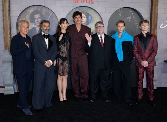 Frankenstein Premiere - Los Angeles, USA LOS ANGELES, USA. October 06, 2025: Christoph Waltz, Oscar Isaac, Mia Goth, Jacob Elordi, Guillermo Del Toro, Felix Kammerer & Christian Convery at premiere for Frankenstein at the Academy Museum. Los Angeles CA USA  Copyright: xPaulxSmith Featureflashx