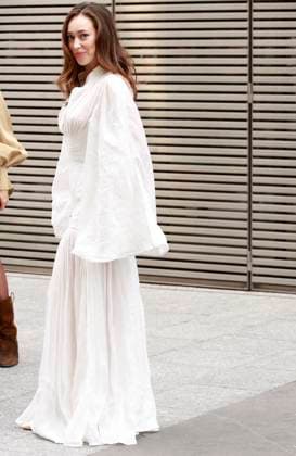 Alycia Debnam Carey The arrivals of the ZIMMERMANN fashion show during Paris Fashion Week, Prêt à Porter Femme Printemps Été 2026 at the Carreau du Temple in Paris, Monday, October 6, 2025 Paris France  Copyright: xChristophexAubertxviaxBestimagexChristophexAubertxviaxBestimagex