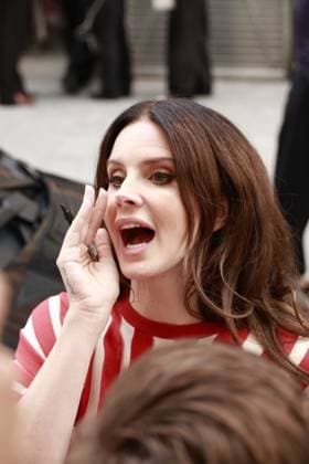 Lana Del Rey The arrivals of the ZIMMERMANN fashion show during Paris Fashion Week, Prêt à Porter Femme Printemps Été 2026 at Carreau du Temple in Paris, Monday, October 6, 2025 Paris France  Copyright: xChristophexAubertxviaxBestimagexChristophexAubertxviaxBestimagex