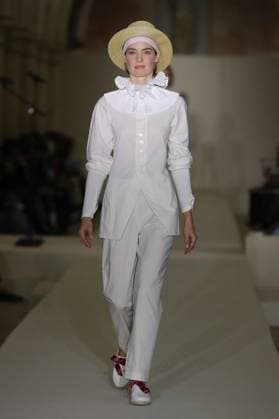 PFW - Agnes B Runway A model walks the runway during the Agnès b Ready to Wear Spring Summer 2026 fashion show as part of the Paris Fashion Week on October 6, 2025 in Paris, France. Photo by Alain-Gil Gonzalez ABACAPRESS.COM Paris France  Copyright: xGonzalezxAlain-Gil ABACAx