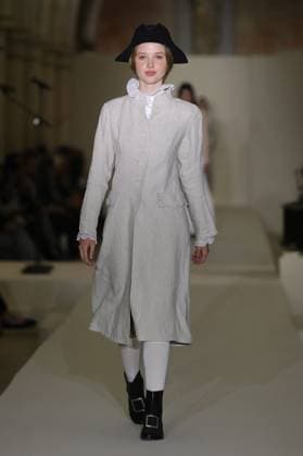 PFW - Agnes B Runway A model walks the runway during the Agnès b Ready to Wear Spring Summer 2026 fashion show as part of the Paris Fashion Week on October 6, 2025 in Paris, France. Photo by Alain-Gil Gonzalez ABACAPRESS.COM Paris France  Copyright: xGonzalezxAlain-Gil ABACAx