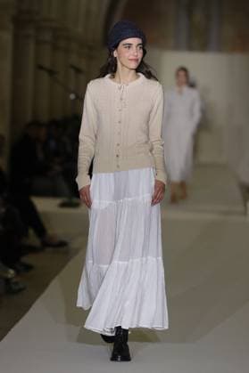 PFW - Agnes B Runway A model walks the runway during the Agnès b Ready to Wear Spring Summer 2026 fashion show as part of the Paris Fashion Week on October 6, 2025 in Paris, France. Photo by Alain-Gil Gonzalez ABACAPRESS.COM Paris France  Copyright: xGonzalezxAlain-Gil ABACAx
