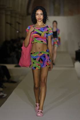 PFW - Agnes B Runway A model walks the runway during the Agnès b Ready to Wear Spring Summer 2026 fashion show as part of the Paris Fashion Week on October 6, 2025 in Paris, France. Photo by Alain-Gil Gonzalez ABACAPRESS.COM Paris France  Copyright: xGonzalezxAlain-Gil ABACAx