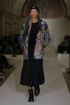 PFW - Agnes B Runway A model walks the runway during the Agnès b Ready to Wear Spring Summer 2026 fashion show as part of the Paris Fashion Week on October 6, 2025 in Paris, France. Photo by Alain-Gil Gonzalez ABACAPRESS.COM Paris France  Copyright: xGonzalezxAlain-Gil ABACAx