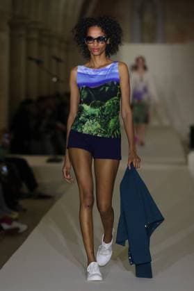 PFW - Agnes B Runway A model walks the runway during the Agnès b Ready to Wear Spring Summer 2026 fashion show as part of the Paris Fashion Week on October 6, 2025 in Paris, France. Photo by Alain-Gil Gonzalez ABACAPRESS.COM Paris France  Copyright: xGonzalezxAlain-Gil ABACAx