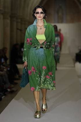 PFW - Agnes B Runway A model walks the runway during the Agnès b Ready to Wear Spring Summer 2026 fashion show as part of the Paris Fashion Week on October 6, 2025 in Paris, France. Photo by Alain-Gil Gonzalez ABACAPRESS.COM Paris France  Copyright: xGonzalezxAlain-Gil ABACAx