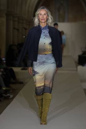 PFW - Agnes B Runway A model walks the runway during the Agnès b Ready to Wear Spring Summer 2026 fashion show as part of the Paris Fashion Week on October 6, 2025 in Paris, France. Photo by Alain-Gil Gonzalez ABACAPRESS.COM Paris France  Copyright: xGonzalezxAlain-Gil ABACAx