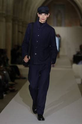 PFW - Agnes B Runway A model walks the runway during the Agnès b Ready to Wear Spring Summer 2026 fashion show as part of the Paris Fashion Week on October 6, 2025 in Paris, France. Photo by Alain-Gil Gonzalez ABACAPRESS.COM Paris France  Copyright: xGonzalezxAlain-Gil ABACAx