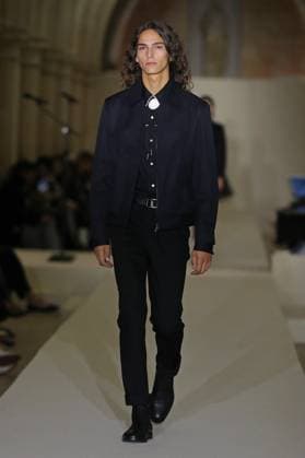 PFW - Agnes B Runway A model walks the runway during the Agnès b Ready to Wear Spring Summer 2026 fashion show as part of the Paris Fashion Week on October 6, 2025 in Paris, France. Photo by Alain-Gil Gonzalez ABACAPRESS.COM Paris France  Copyright: xGonzalezxAlain-Gil ABACAx