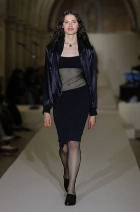 PFW - Agnes B Runway A model walks the runway during the Agnès b Ready to Wear Spring Summer 2026 fashion show as part of the Paris Fashion Week on October 6, 2025 in Paris, France. Photo by Alain-Gil Gonzalez ABACAPRESS.COM Paris France  Copyright: xGonzalezxAlain-Gil ABACAx
