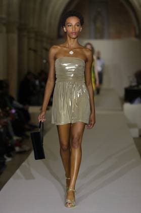 PFW - Agnes B Runway A model walks the runway during the Agnès b Ready to Wear Spring Summer 2026 fashion show as part of the Paris Fashion Week on October 6, 2025 in Paris, France. Photo by Alain-Gil Gonzalez ABACAPRESS.COM Paris France  Copyright: xGonzalezxAlain-Gil ABACAx