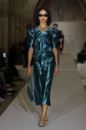 PFW - Agnes B Runway A model walks the runway during the Agnès b Ready to Wear Spring Summer 2026 fashion show as part of the Paris Fashion Week on October 6, 2025 in Paris, France. Photo by Alain-Gil Gonzalez ABACAPRESS.COM Paris France  Copyright: xGonzalezxAlain-Gil ABACAx