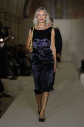 PFW - Agnes B Runway A model walks the runway during the Agnès b Ready to Wear Spring Summer 2026 fashion show as part of the Paris Fashion Week on October 6, 2025 in Paris, France. Photo by Alain-Gil Gonzalez ABACAPRESS.COM Paris France  Copyright: xGonzalezxAlain-Gil ABACAx
