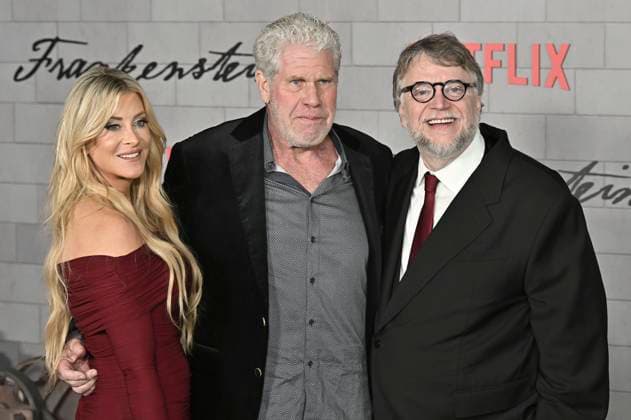 Allison Dunbar, Ron Perlman and Guillermo del Toro at the premiere of the movie Frankenstein at the Academy Museum of Motion Pictures Los Angeles, 06 10 2025 Foto:xD.xStarbuckx xFuturexImagex frankenstein_5141