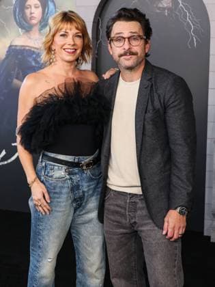 Los Angeles Premiere Of Netflix s Frankenstein American actress Mary Elizabeth Ellis and husband American actor, writer, and producer Charlie Day arrive at the Los Angeles Premiere Of Netflix s Frankenstein held at the Academy Museum of Motion Pictures in Miracle Mile, Los Angeles, California, United States. Academy Museum of Motion Pictures, Miracle Mile, Los Angeles, California, USA California United States  Copyright: xImagexPressxAgencyx originalFilename: collin-losangel251007_npbq0.jpg