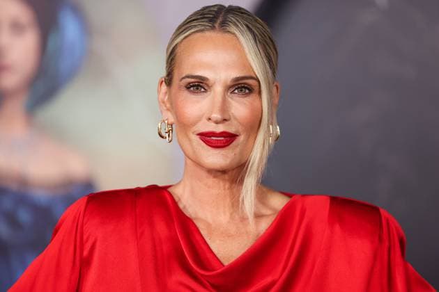 Los Angeles Premiere Of Netflix s Frankenstein American fashion model and actress Molly Sims arrives at the Los Angeles Premiere Of Netflix s Frankenstein held at the Academy Museum of Motion Pictures in Miracle Mile, Los Angeles, California, United States. Academy Museum of Motion Pictures, Miracle Mile, Los Angeles, California, USA California United States  Copyright: xImagexPressxAgencyx originalFilename: collin-losangel251007_npMaB.jpg