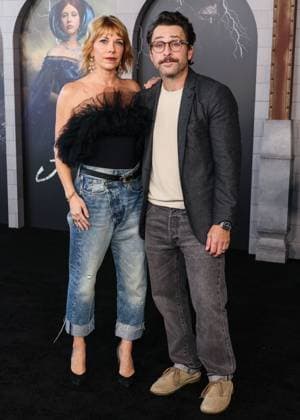 Los Angeles Premiere Of Netflix s Frankenstein American actress Mary Elizabeth Ellis and husband American actor, writer, and producer Charlie Day arrive at the Los Angeles Premiere Of Netflix s Frankenstein held at the Academy Museum of Motion Pictures in Miracle Mile, Los Angeles, California, United States. Academy Museum of Motion Pictures, Miracle Mile, Los Angeles, California, USA California United States  Copyright: xImagexPressxAgencyx originalFilename: collin-losangel251007_nptF7.jpg