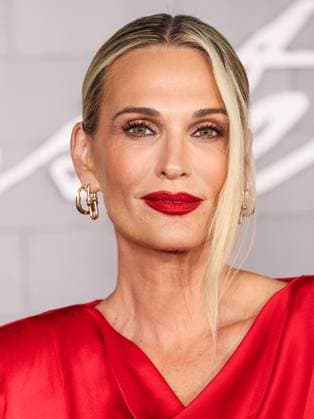 Los Angeles Premiere Of Netflix s Frankenstein MIRACLE MILE, LOS ANGELES, CALIFORNIA, USA - OCTOBER 06: American fashion model and actress Molly Sims arrives at the Los Angeles Premiere Of Netflix s Frankenstein held at the Academy Museum of Motion Pictures on October 6, 2025 in Miracle Mile, Los Angeles, California, United States., Credit:Xavier Collin Avalon United States, California, Los Angeles, Academy Museum of Motion Pictures Copyright: xXavierxCollinx xAvalonx 1044004677