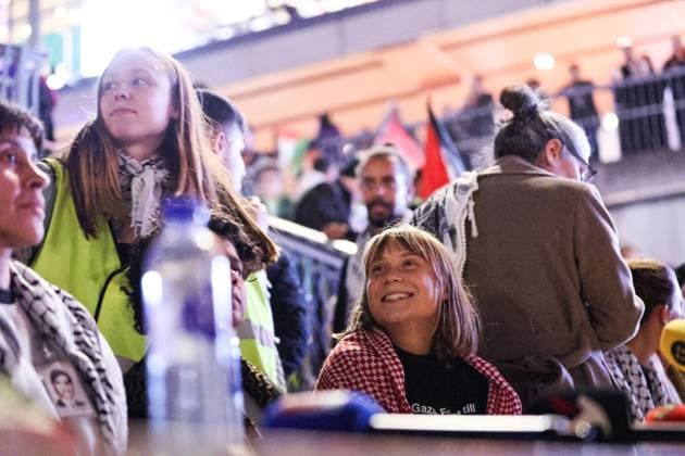 STOCKHOLM, SVERIGE 20251007 Greta Thunberg och aktivister fran Global Sumud Flotilla haller en pressträff pa Sergels torg arrangerad av Global Movement to Gaza Sverige i samband med att de frisläppta svenska deltagarna i Global Sumud Flotilla anlänt till Sverige. STOCKHOLM SVERIGE x12150x *** STOCKHOLM, SWEDEN 20251007 Greta Thunberg and activists from the Global Sumud Flotilla hold a press conference at Sergels torg organized by the Global Movement to Gaza Sweden in connection with the arrival of the released Swedish participants in the Global Sumud Flotilla in Sweden STOCKHOLM SWEDEN x12150x  Copyright: xCaisaxRasmussen TTx MANIFESTATION GLOBAL MOVEMENT TO GAZA PK YdOWr8Ebdcw