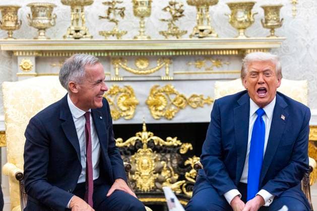 US President Donald J. Trump meets with Canadian Prime Minister Mark Carney US President Donald Trump (R) meets with Canadian Prime Minister Mark Carney (L) in the Oval Office of the White House in Washington, DC, USA, 07 October 2025. The two are expected to discuss the Trump administration’s tariffs on Canadian steel, lumber and automobiles, along with other goods. WASHINGTON DISTRICT OF COLUMBIA United States  Copyright: xPool ABACAx