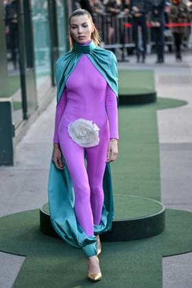 PFW Pierre Cardin Runway A model walks the runway during Pierre Cardin show during Paris Fashion Week in Paris, France on October 7, 2025. Photo by Julien Reynaud APS-Medias ABACAPRESS.COM Paris France  Copyright: xReynaudxJulien APS-Medias ABACAx