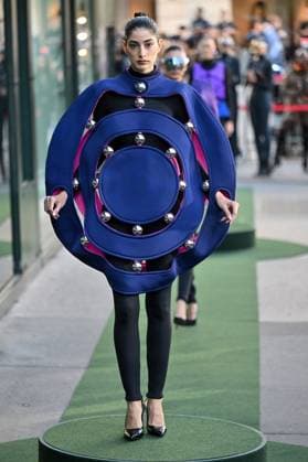 PFW Pierre Cardin Runway A model walks the runway during Pierre Cardin show during Paris Fashion Week in Paris, France on October 7, 2025. Photo by Julien Reynaud APS-Medias ABACAPRESS.COM Paris France  Copyright: xReynaudxJulien APS-Medias ABACAx
